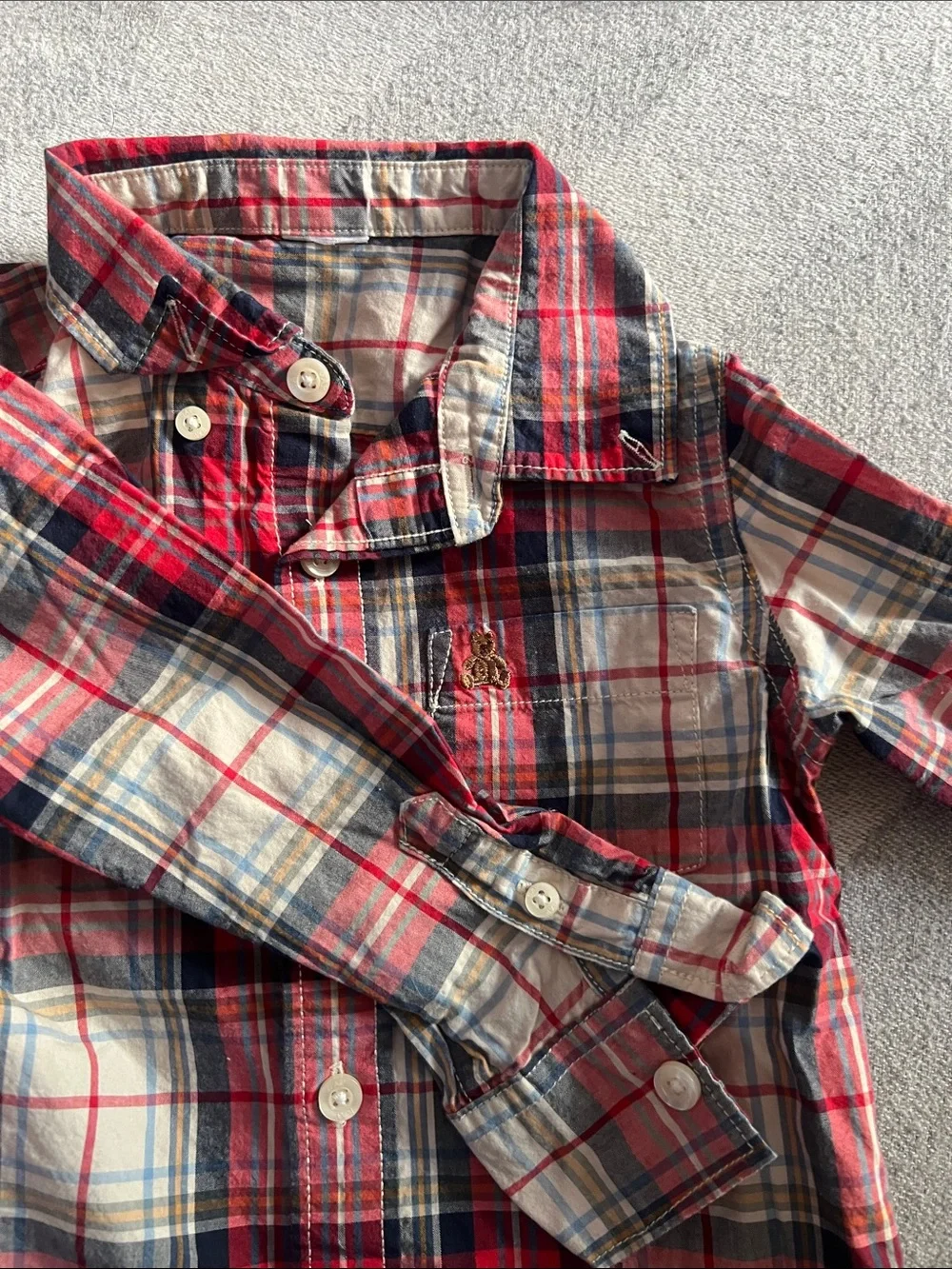 GAP Red Navy Cream Plaid Button-Down Shirt